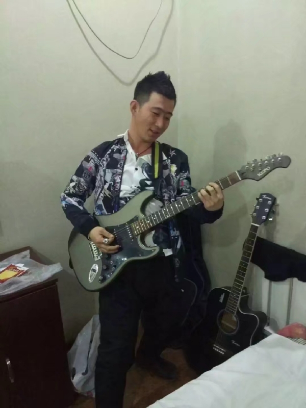 小吉他的第一张照片--厦门交友网