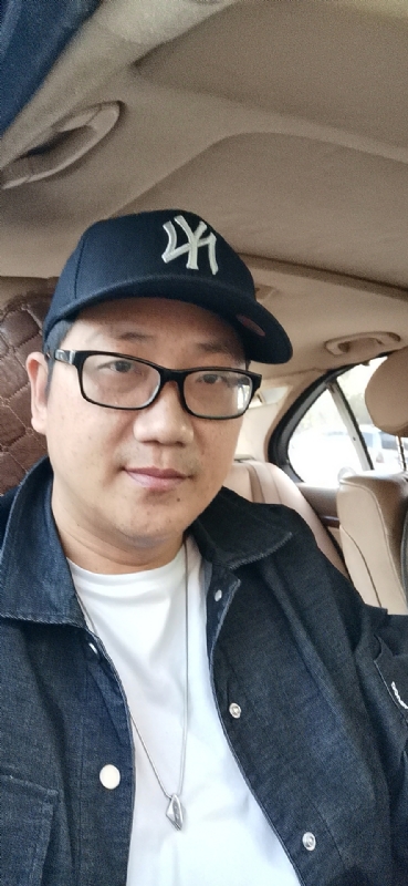 拥抱幸福的第一张照片--厦门交友网