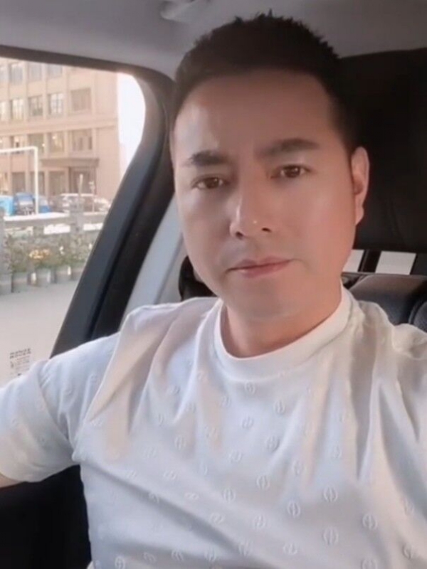 勿忘初心的第一张照片--厦门交友网