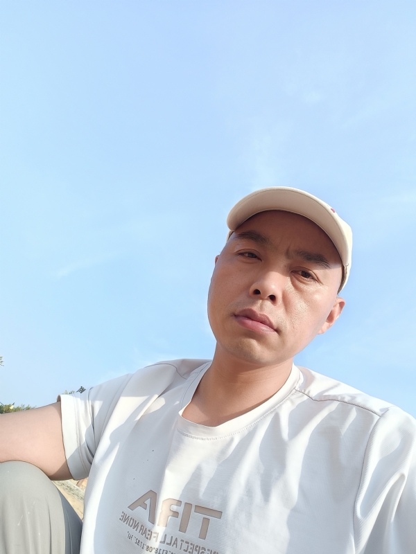 哥哥的第一张照片--厦门交友网