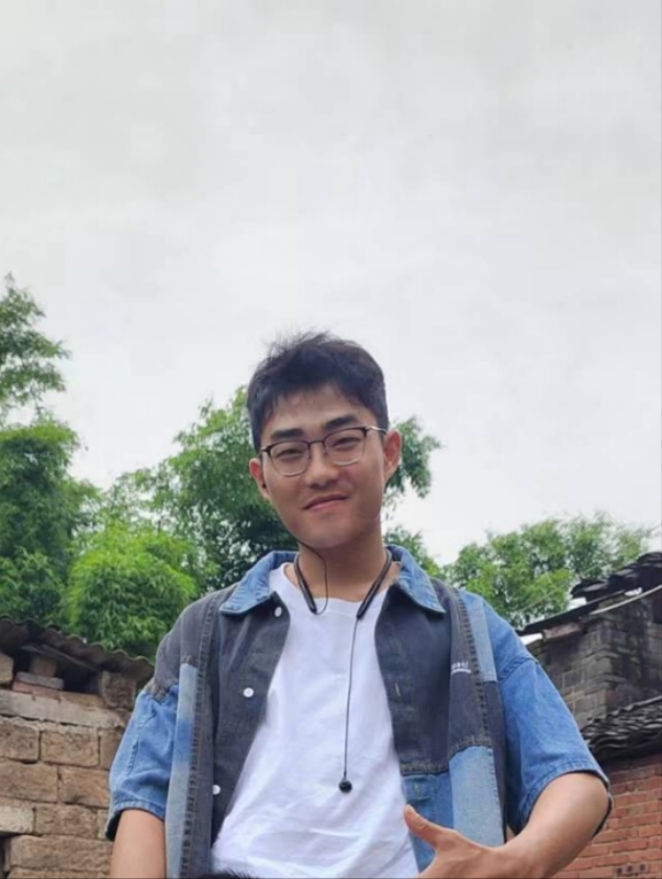 越努力越幸运的第一张照片--厦门交友网