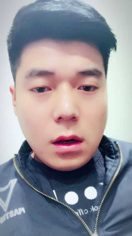 风向决定发型的第一张照片--厦门交友网